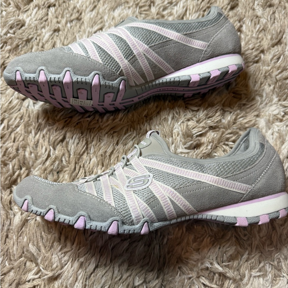 Skechers Women's slip on Athletic Shoes in Gray and Light Pink - Picture 3 of 5